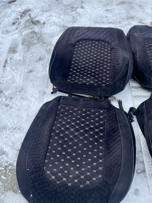 Продам чехлы на  авто