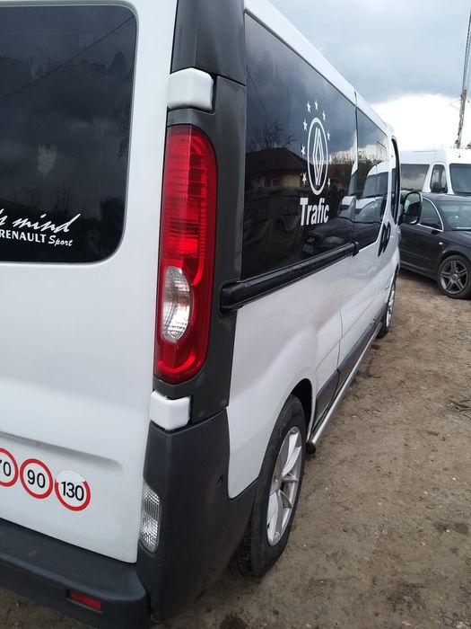 Renault trafic 8+1 long