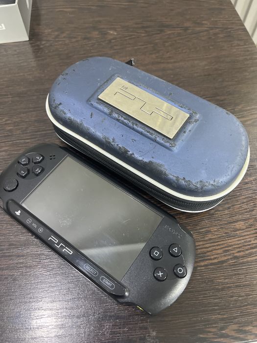 PSP Street 7GB с гарантией, с кейсом и зарядным устройством