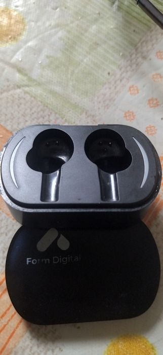 Кейс наушников китайского производителя