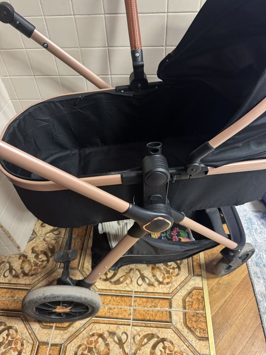 Продам хорошую и удобную коляску