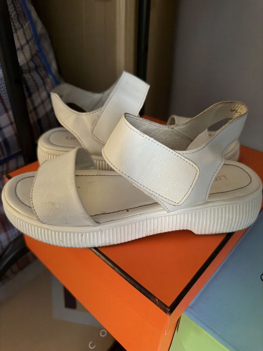 Продам летние босоножки