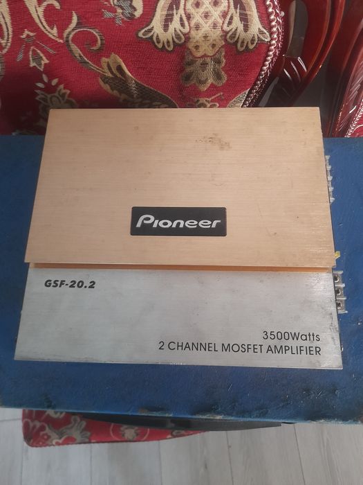 Продам саб вуфер срочно