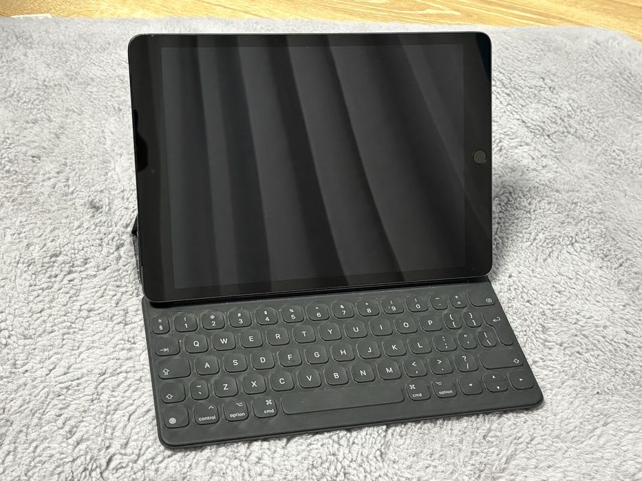 IPad 9th Gen Wi-Fi + Cellular
