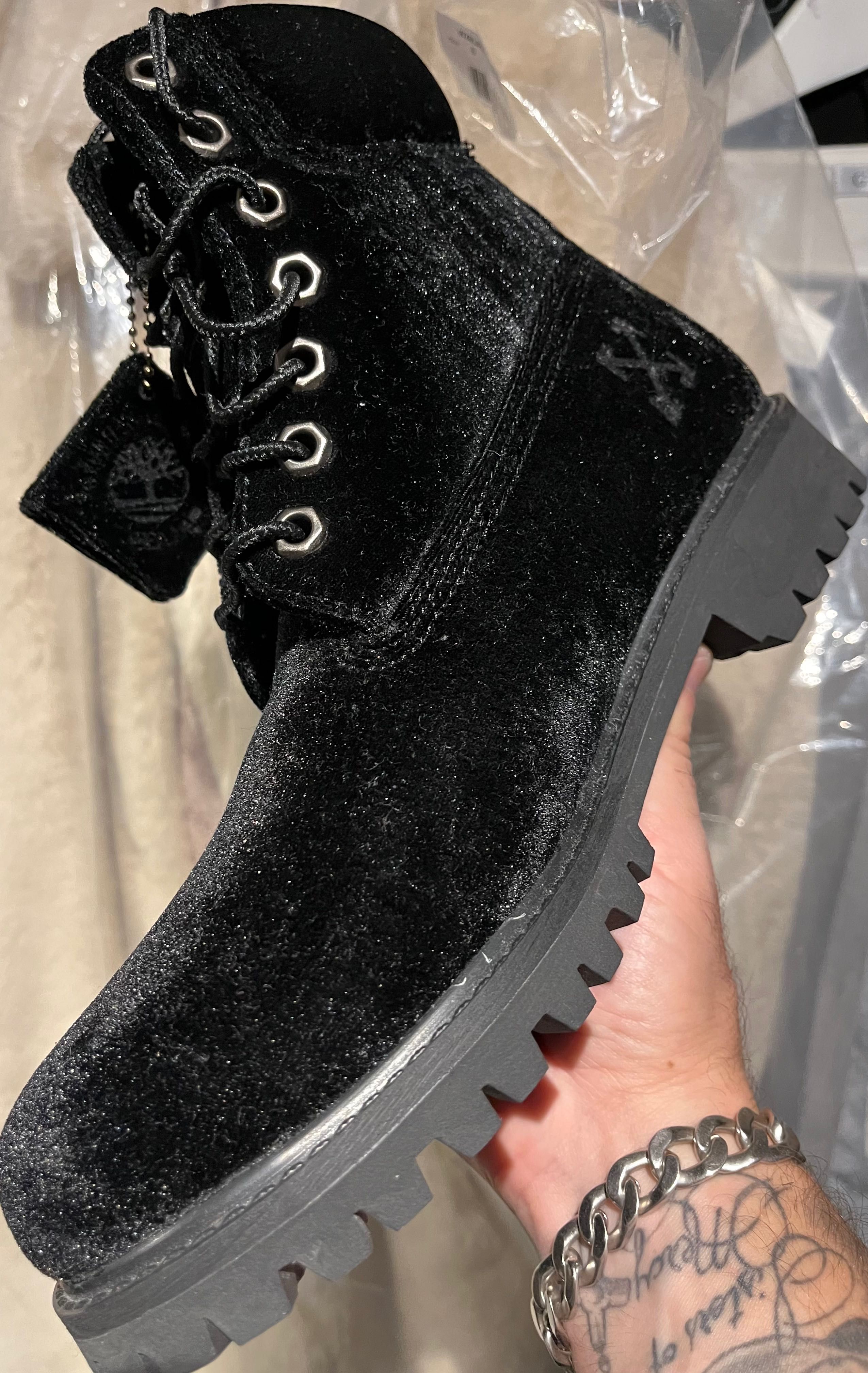 Off white hot sale black timberlands