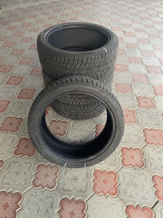 Шины как новые два мецяс одевал