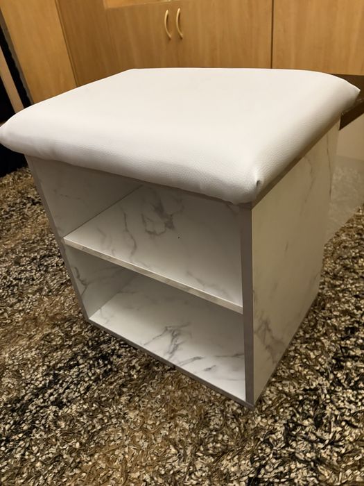 Mobila noua 250 lei masa mare/150masa ovala/250masa cafea/150 tamburet Set mobilier masă bucătărie fara defecte taburet lot complet modern iasi centr
