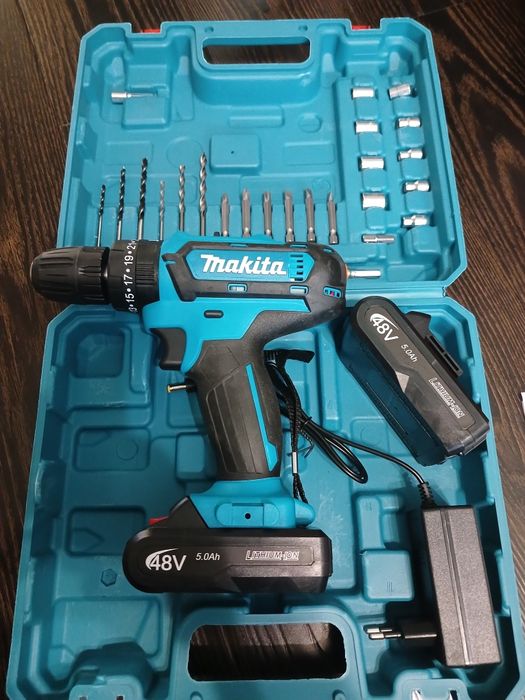 Шуруповерт Makita