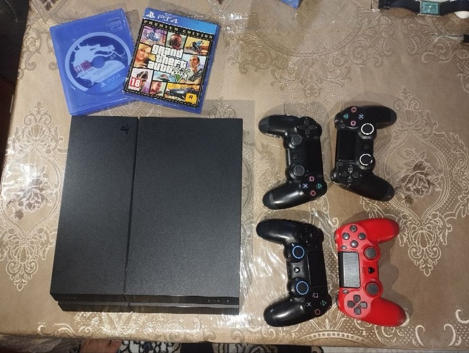 Playstation 4 fat model 1 TB Hotirasi  4 ta pulıt