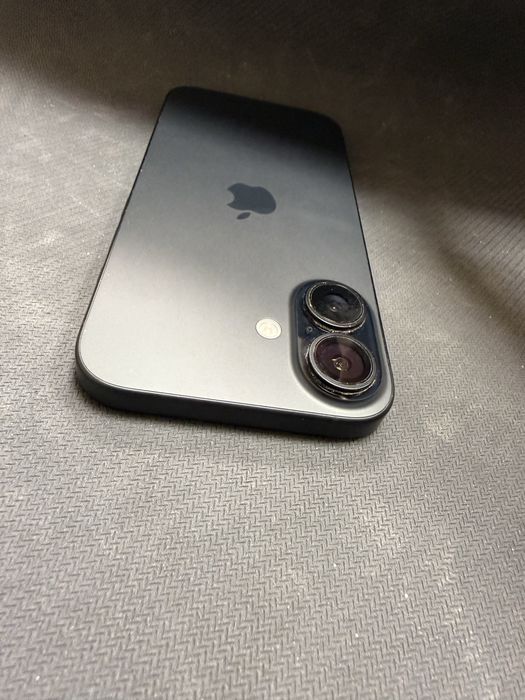 iPhone 16 128gb / 100% battery, в гаранция