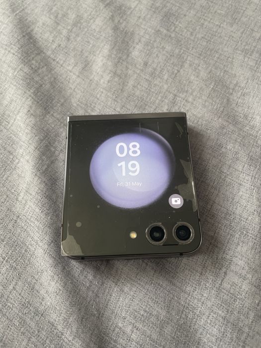 Samsung Galaxy Z Flip 5 Нов