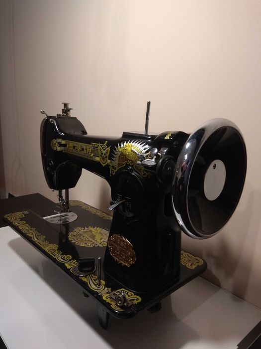 Ретро шевна машина и ютия