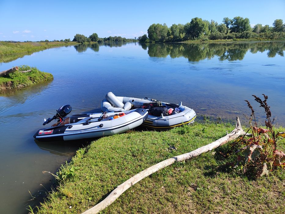 Продам Лодку с мотором