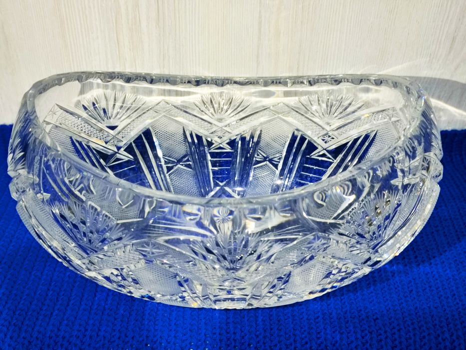 Этажерка конфетница-фруктовница 
В наличии 2 шт
Высота 25см

Декор зна