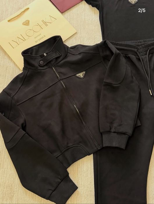 Продам двойку от Prada ! Новые.
