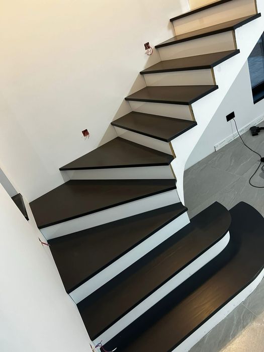 Scări din lemn / trepte din lemn si balustrade