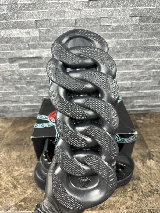 Versace Chain Reaction