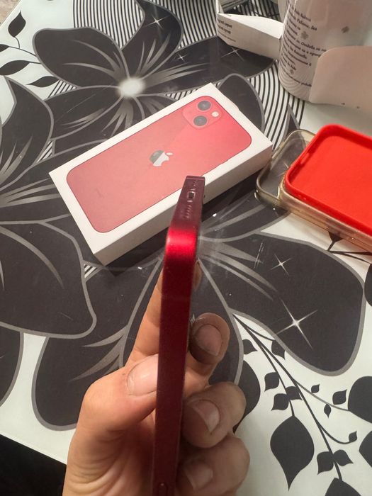 iPhone 13 128gb red