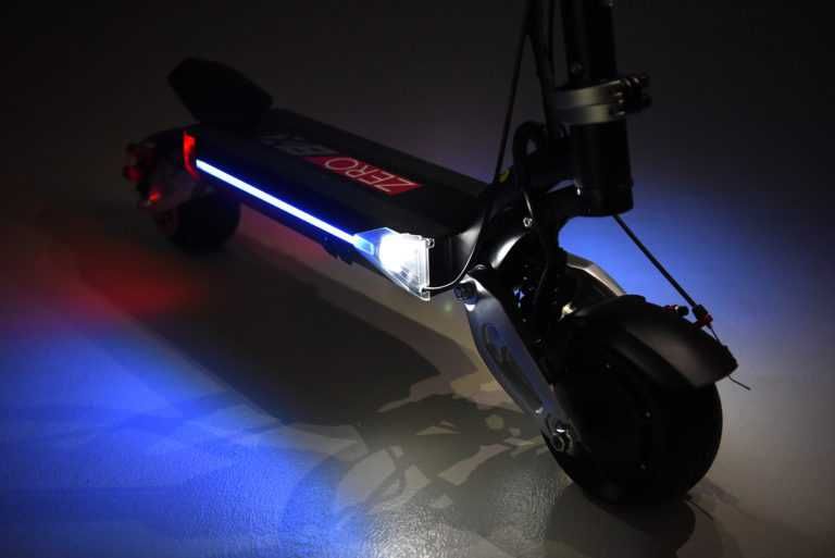Trotineta Zero 8X Dual Motor 2x800 W 26Ah baterie LG suspensie dubla