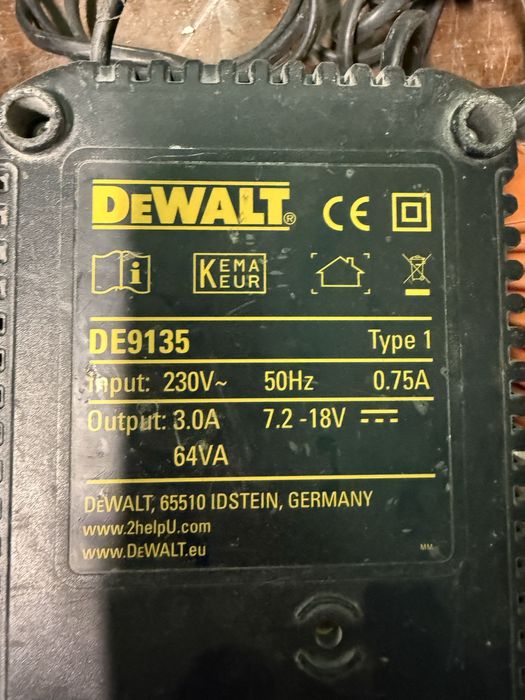 Зарядно винтоверт