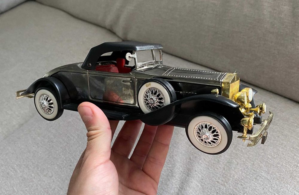 Macheta cu radio inclus Rolls Royce Phantom II în cutie Hong Kong