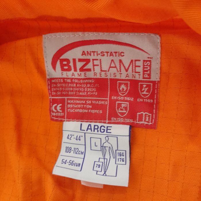 Спецодежда из плотного материала