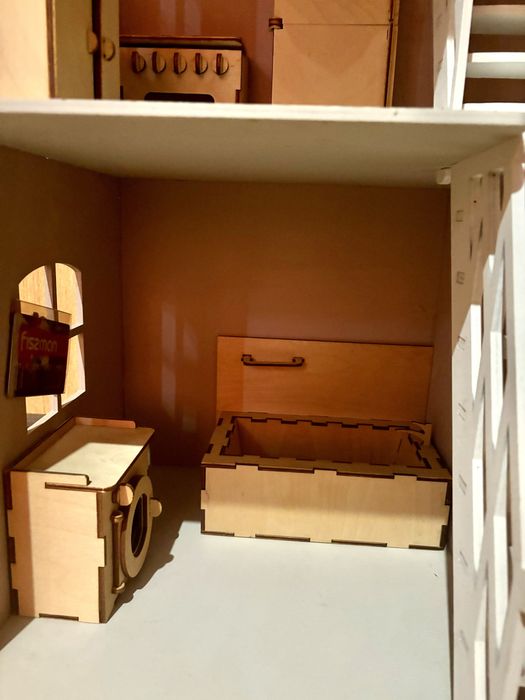 Домик кукольный с мебелью