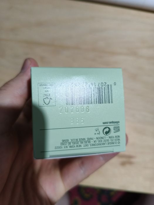 Clinique Dramatically Different Moisturizing жирная кожа Gel