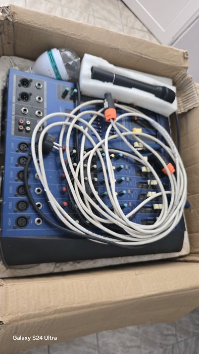 Колонки продам,качают