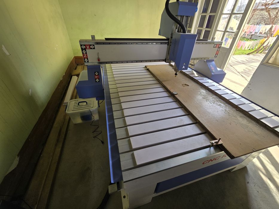 Ровер станок ва плоттер сотилади