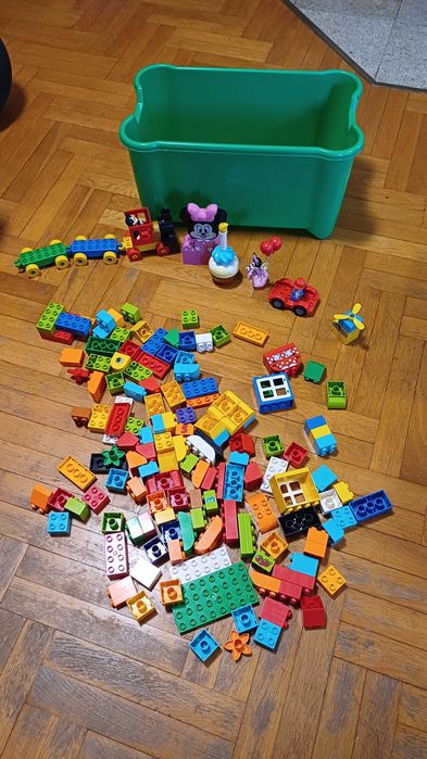 Голям лот LEGO DUPLO (микс комплекти) + кутия за съхранение