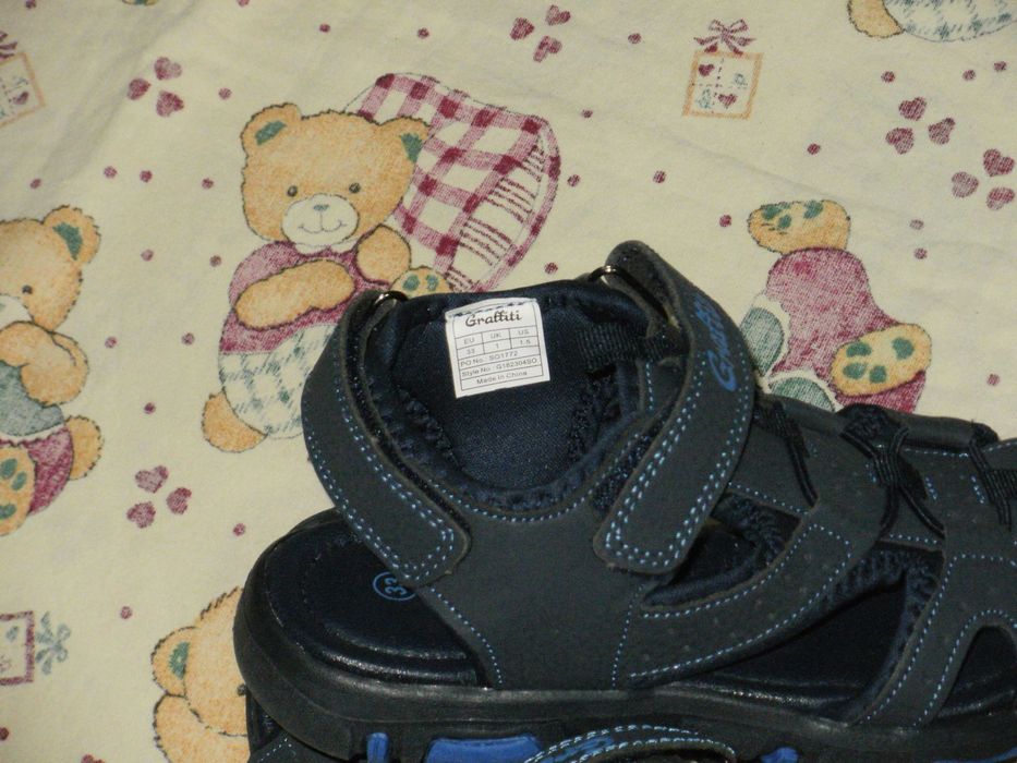 GRAFFITI нови детски сандали 33