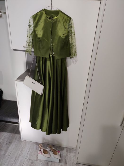 Абитуриентска / бална рокля и болеро в зелено