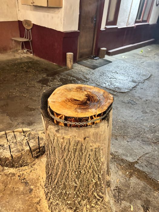 Masuta cafea cu 3 picioare