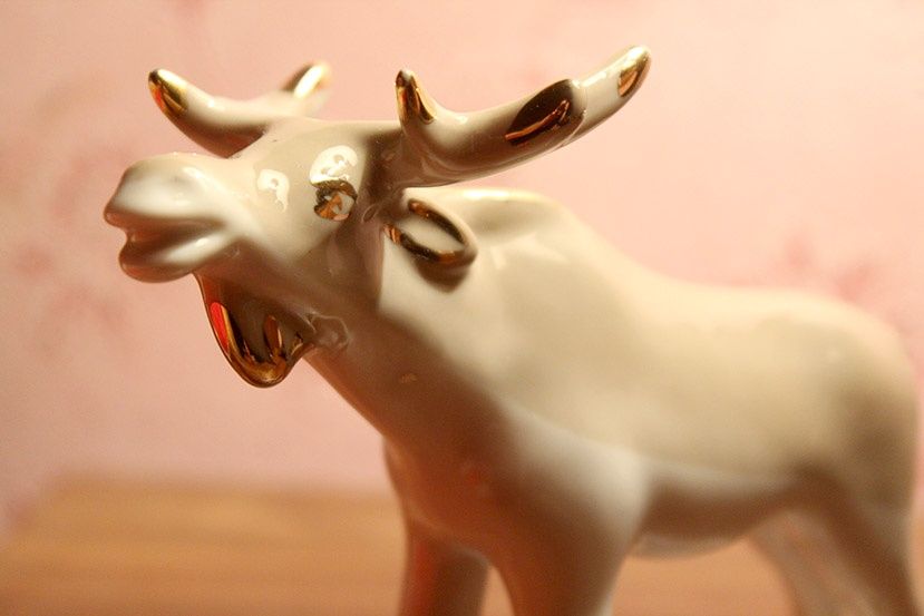 Статуэтка фарфоровая Лось Полонне