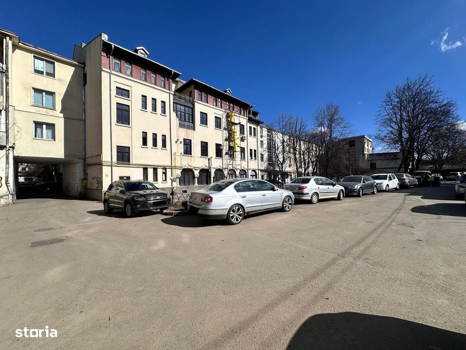 Spatiu parter, sursa apa in el, 13mp, centru, Cuza Voda