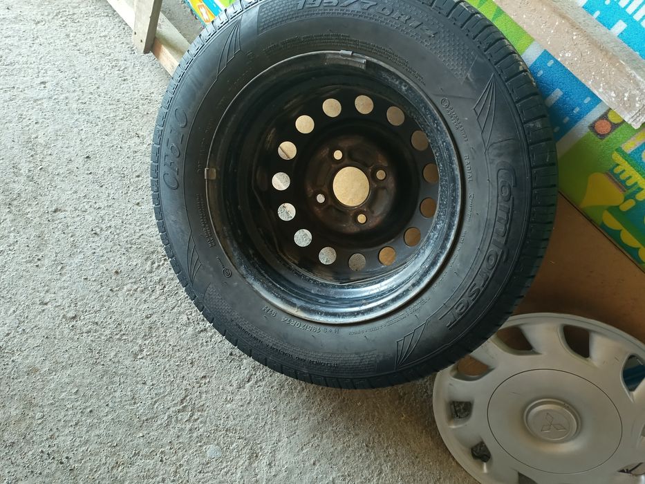 Продам Шины с дисками, калпак