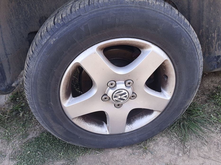 За части Volkswagen Touareg 2500 кубика дизел автоматик 2005 година