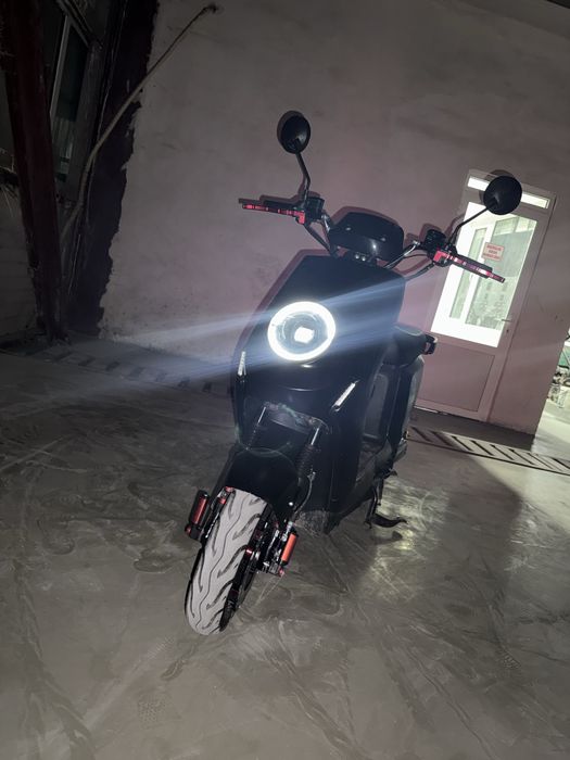 Srochna Elektoroskuter sotiladi