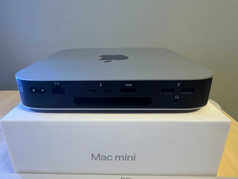 Mac Mini M2 chip, 16 GB RAM, 512 GB SSD + Keyboard & Mouse Logitech BT