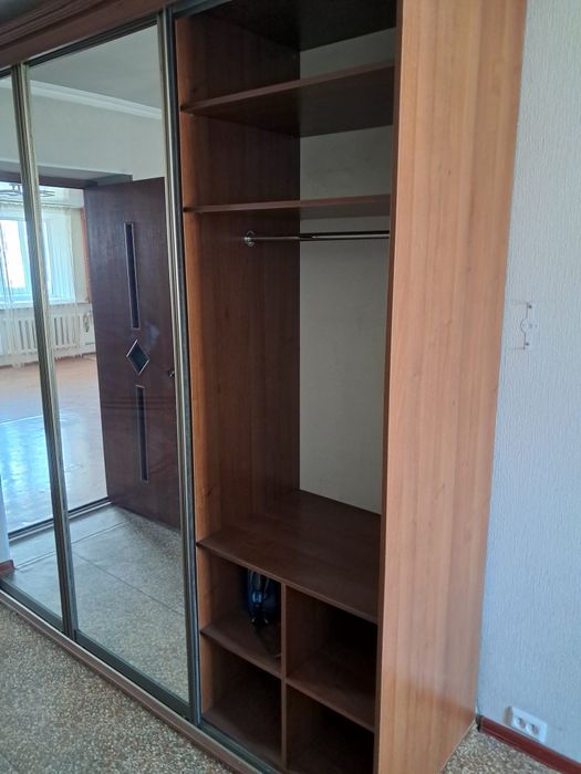 Платиновый шкаф зеркальный