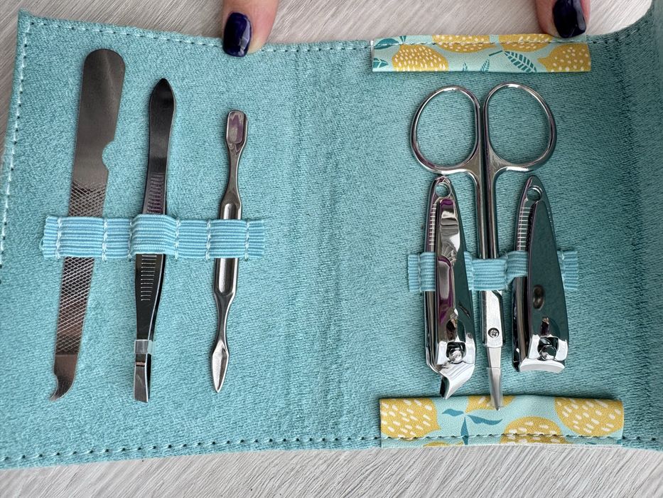 Set manichiura pedichiura cu etui