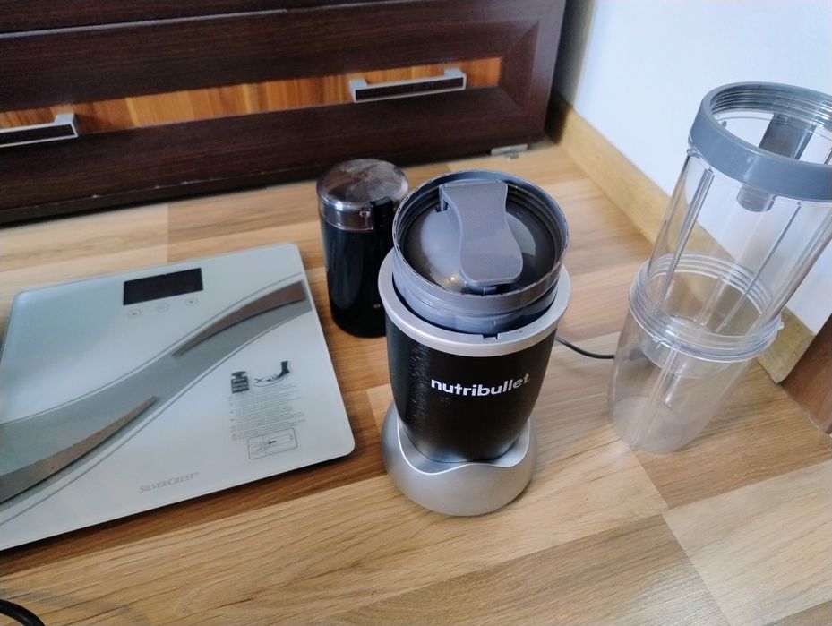 Vand pachet aspirator Rowenta, espressor Delonghi, aparat aburi Karcher SC3