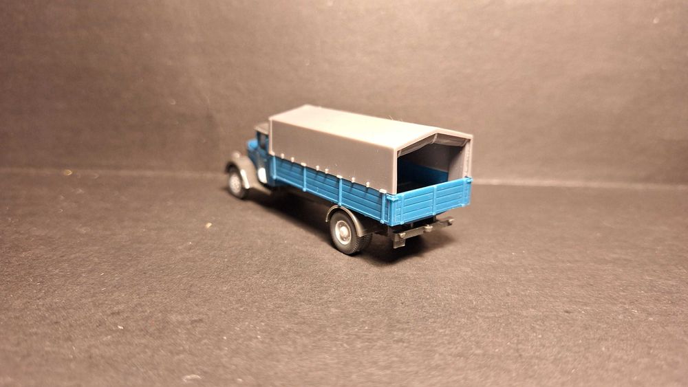 Камиончетa модели 1/87