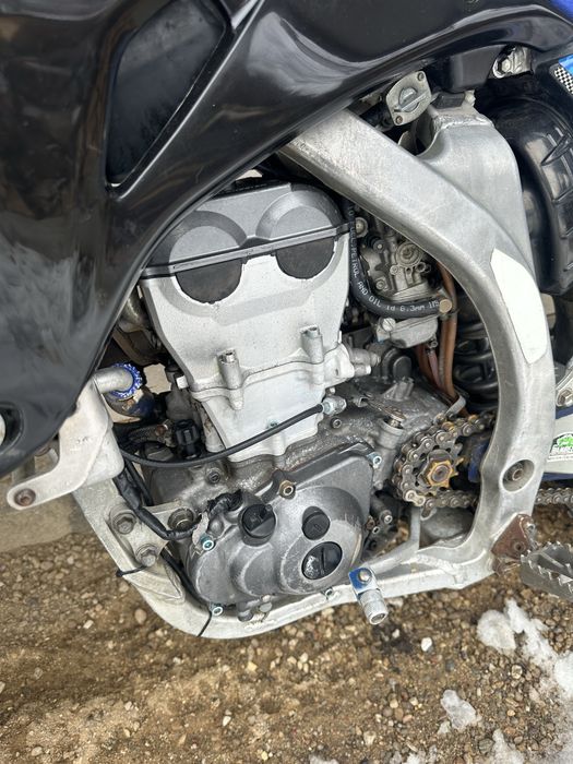 Yamaha YZF450 – restaurată