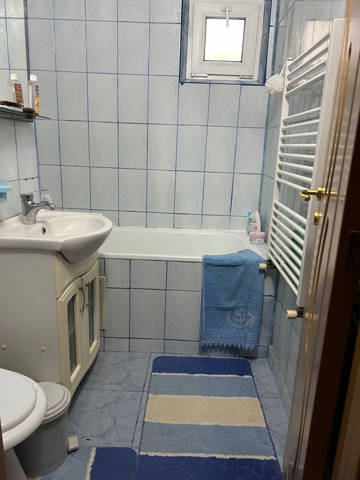 Apartament 3 camere, Titu, 64 mp