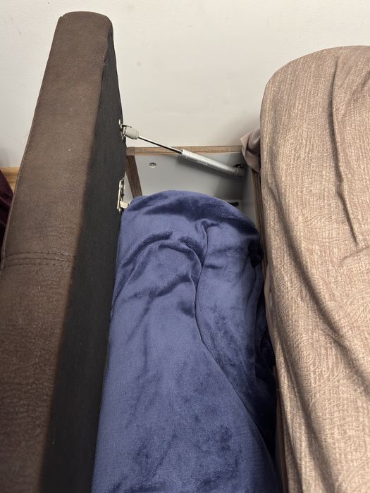 Mobexpert JACKOB Pat tapițat, 160x200cm + ladă depozitare + saltea