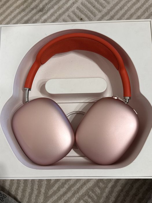 Apple AirPods Max (оригинал) в розовом цвете.