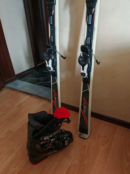 Ски, ски обувки.