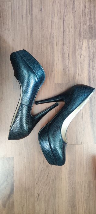 Обувки на висок ток , 12 см. Еко кожа , 38 номер, отговарят на 37 .